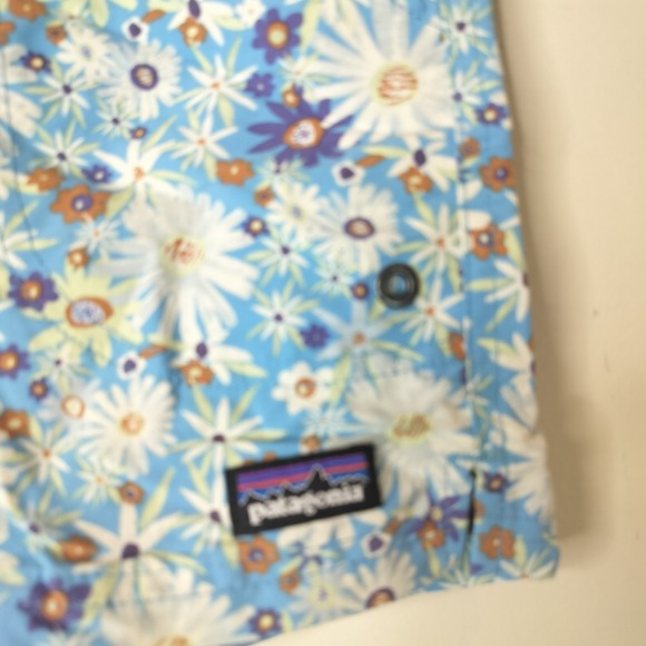 Patagonia Girls Costa Rica 3" Baggies Shorts Floral - Picture 4 of 8